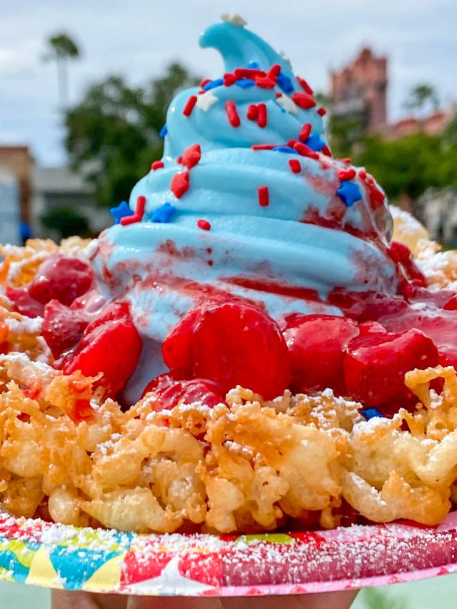 2021-wdw-walt-disney-world-disneys-hollywood-studios-epic-eats-strawberry-funnel-cake-4th-of-july-patriotic-2